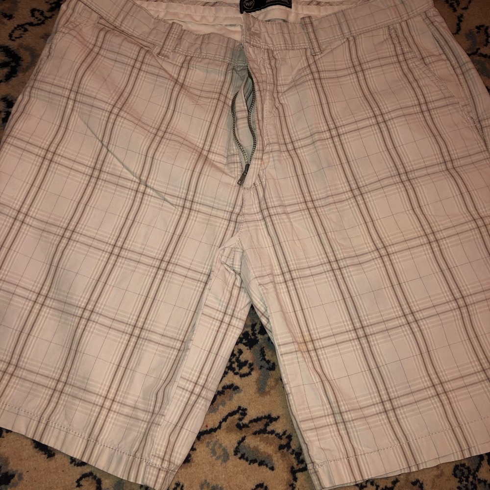 Men’s 36 Weatherproof Plaid Shorts in GUC!